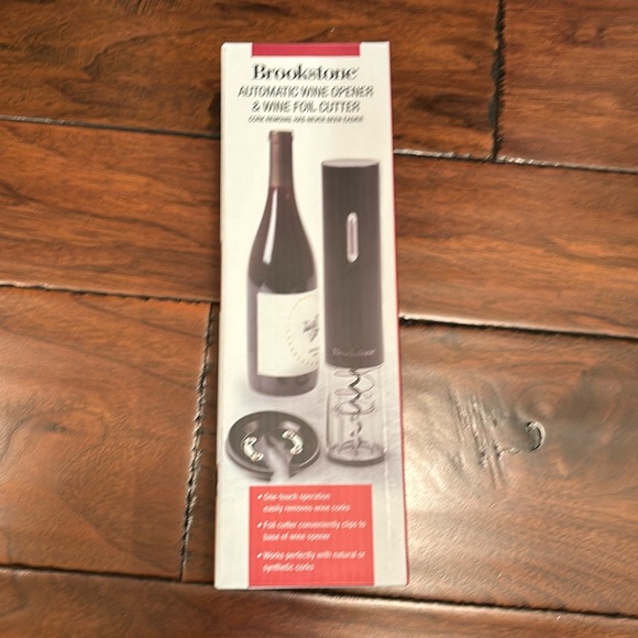 Brookstone Other - Brookstone Automatic Wine Opener and wine foil cutter